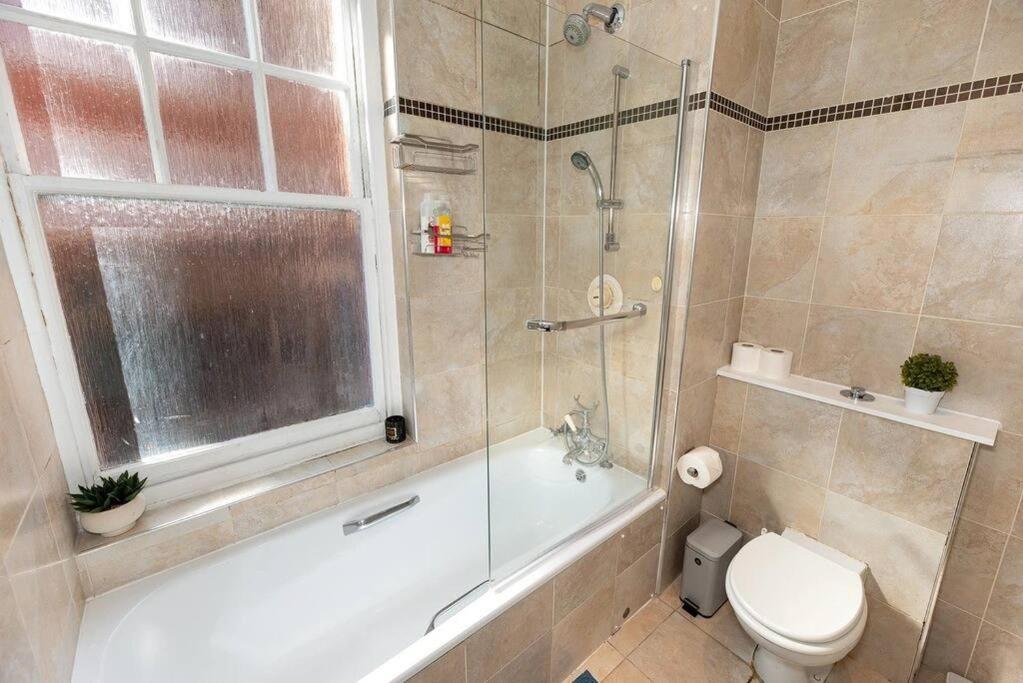 Discover London Central 2 Bedroom In Kensington Exterior foto