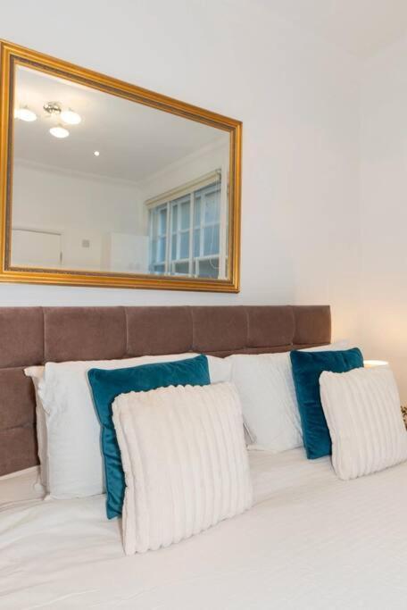 Discover London Central 2 Bedroom In Kensington Exterior foto