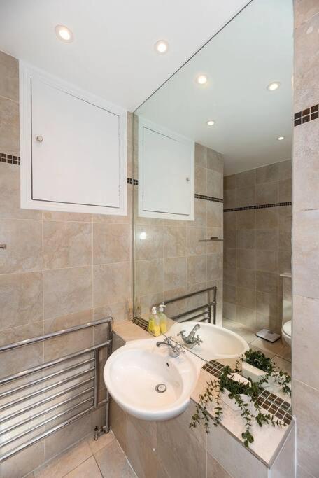 Discover London Central 2 Bedroom In Kensington Exterior foto