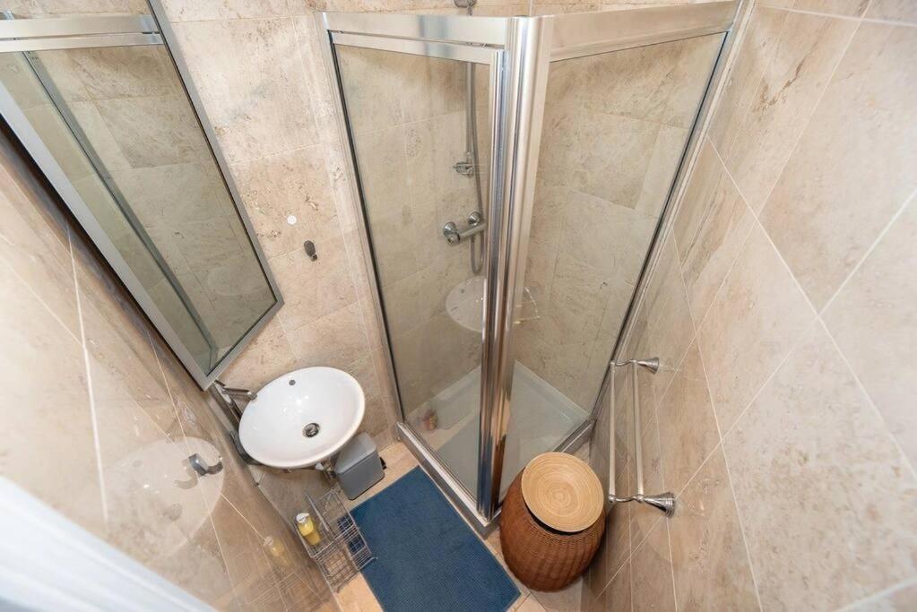 Discover London Central 2 Bedroom In Kensington Exterior foto